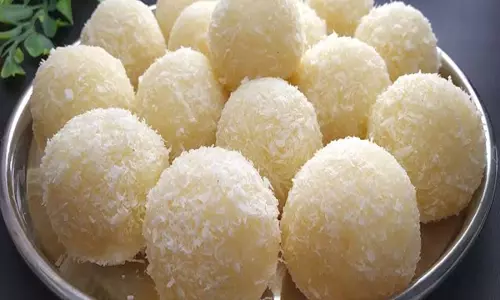 सावन स्पेशल सूखे नारियल से तैयार करें मुंह में घुल जाने वाले स्वादिष्ट लड्डू सावन स्पेशल सूखे नारियल से तैयार करें मुंह में घुल जाने वाले स्वादिष्ट लड्डू