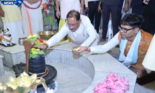 मुख्यमंत्री विष्णुदेव साय ने कैलाशपति धाम में किया जलाभिषेक मुख्यमंत्री विष्णुदेव साय ने कैलाशपति धाम में किया जलाभिषेक