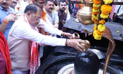 गुरु पूर्णिमा पर कोसमनारा पहुंचे मुख्यमंत्री विष्णुदेव साय, सत्यनारायण बाबा धाम में की पूजा-अर्चना गुरु पूर्णिमा पर कोसमनारा पहुंचे मुख्यमंत्री विष्णुदेव साय, सत्यनारायण बाबा धाम में की पूजा-अर्चना