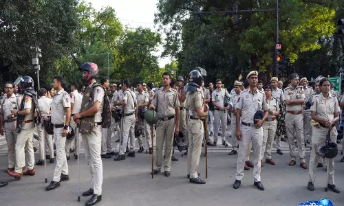 दिल्ली पुलिस ने सेंट्रल दिल्ली में छात्रों के विरोध-प्रदर्शन के दौरान गोली लगने की अफवाहों को खारिज किया