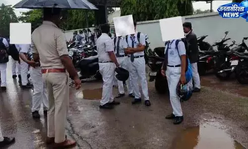 नाबालिग वाहन चालकों पर सख्ती, तीन दिन में 89 पर कार्रवाई नाबालिग वाहन चालकों पर सख्ती, तीन दिन में 89 पर कार्रवाई