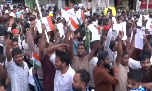 YSRCP ने गड़बड़ियों को लेकर राज्यव्यापी आंदोलन का किया आह्वान YSRCP ने गड़बड़ियों को लेकर राज्यव्यापी आंदोलन का किया आह्वान
