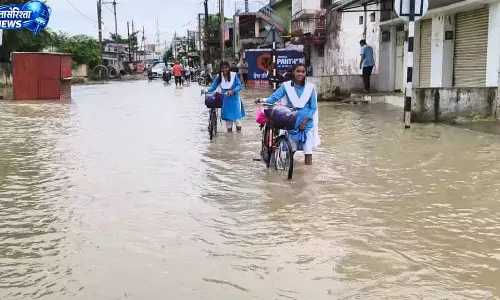 बारिश में डूबा आरंग का वार्ड नंबर 6, दो फीट तक घरों में घुसा पानी बारिश में डूबा आरंग का वार्ड नंबर 6, दो फीट तक घरों में घुसा पानी