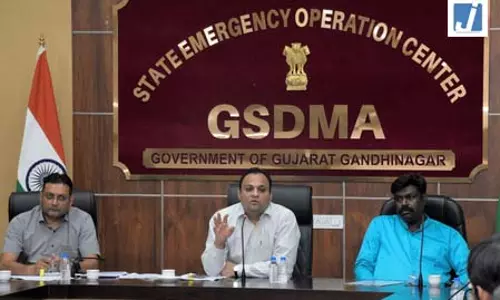 गुजरात: आईएमएडी ने जारी किया रेड अलर्ट, आपदा प्रबंधन टीम रख रही नजर गुजरात: आईएमएडी ने जारी किया रेड अलर्ट, आपदा प्रबंधन टीम रख रही नजर