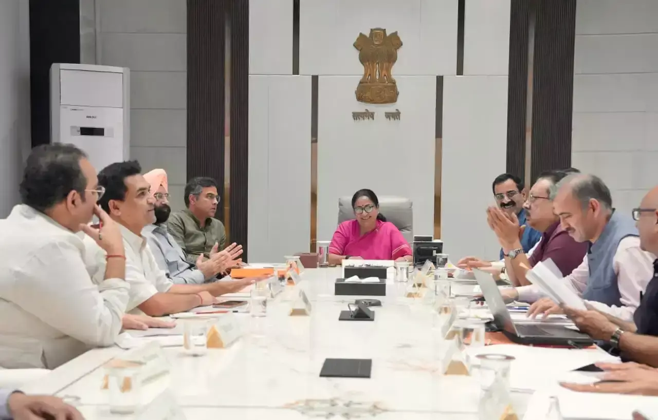 New Delhi: कांवड़ शिविरों के लिए बड़ा ऐलान, 15 लाख की सहायता और 1200 यूनिट बिजली फ्री New Delhi: कांवड़ शिविरों के लिए बड़ा ऐलान, 15 लाख की सहायता और 1200 यूनिट बिजली फ्री