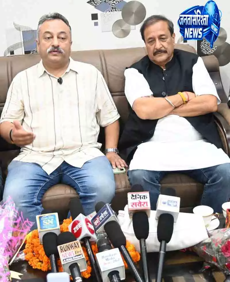 Himachal में सरकारी स्कूलों के कायाकल्प पर जोर: ठाकुर Himachal में सरकारी स्कूलों के कायाकल्प पर जोर: ठाकुर