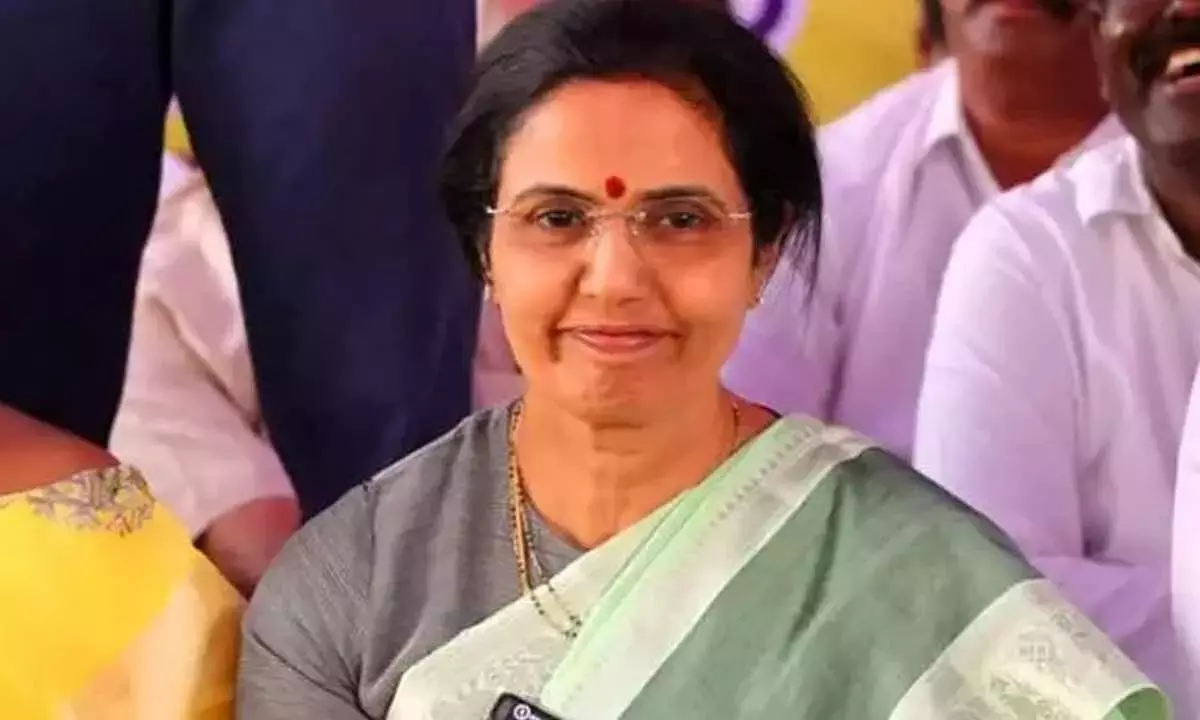 Andhra: नारा भुवनेश्वरी ने कुप्पम में बागवानी पार्क का दौरा किया, फसलों के बारे में जानकारी ली Andhra: नारा भुवनेश्वरी ने कुप्पम में बागवानी पार्क का दौरा किया, फसलों के बारे में जानकारी ली