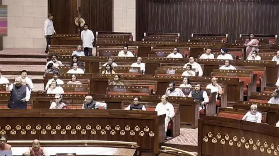 वंदे मातरम बिल पर राज्यसभा में हंगामा, विपक्ष का वॉकआउट वंदे मातरम बिल पर राज्यसभा में हंगामा, विपक्ष का वॉकआउट