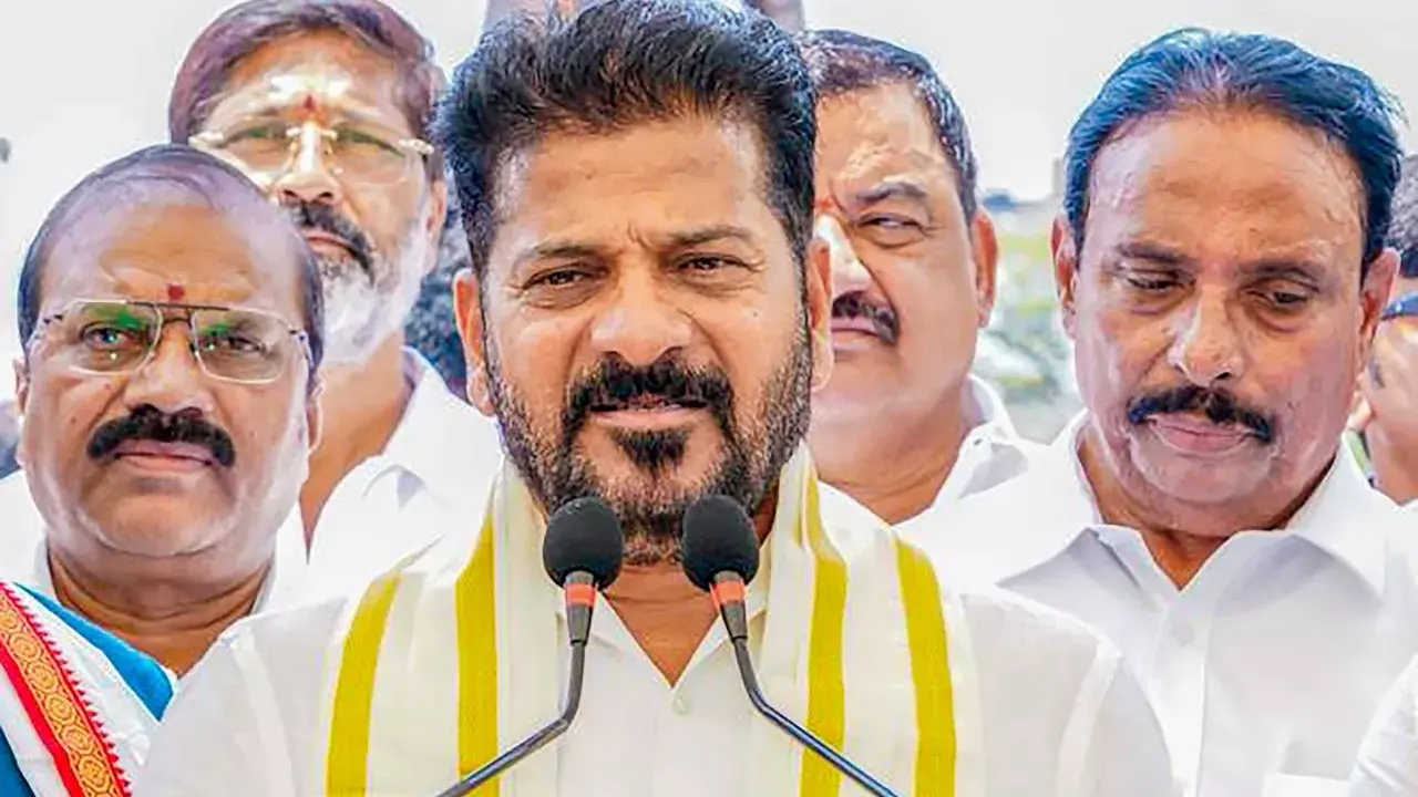 Telangana CM ने पेपर लीक की समस्या से निपटने के लिए राष्ट्रीय स्तर की नीति की वकालत की Telangana CM ने पेपर लीक की समस्या से निपटने के लिए राष्ट्रीय स्तर की नीति की वकालत की