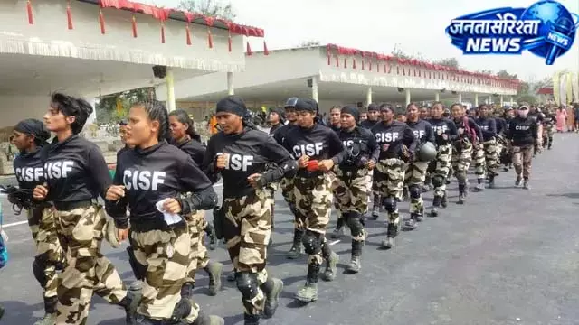 CISF जवानों के लिए नया ड्रेस कोड लागू, शर्ट बाहर रखने और बेल्ट से राहत के नए नियम CISF जवानों के लिए नया ड्रेस कोड लागू, शर्ट बाहर रखने और बेल्ट से राहत के नए नियम