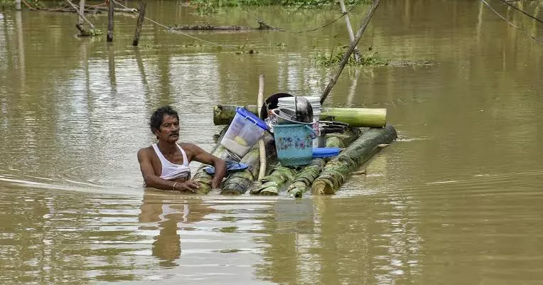 Assam सरकार का बड़ा ऐलान: बाढ़ पीड़ितों का मुआवजा बढ़ाकर 9 लाख किया Assam सरकार का बड़ा ऐलान: बाढ़ पीड़ितों का मुआवजा बढ़ाकर 9 लाख किया