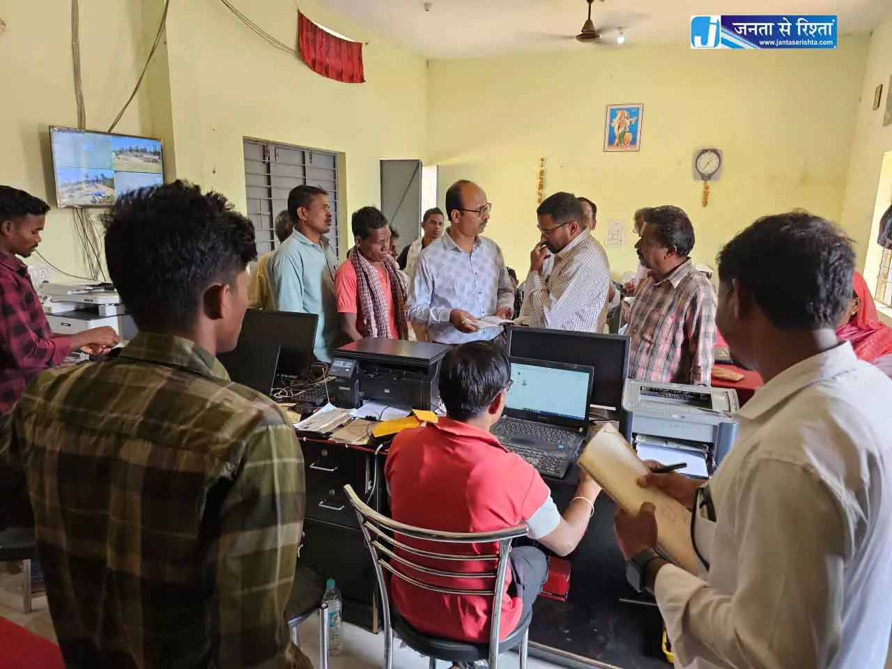 औषधीय खेती से संवर रही किसानों की तकदीर औषधीय खेती से संवर रही किसानों की तकदीर