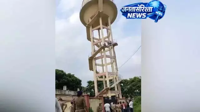 उत्तराखंड आयुर्वेदिक विवि में छात्रों का हंगामा उत्तराखंड आयुर्वेदिक विवि में छात्रों का हंगामा