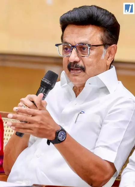 एमके स्टालिन ने 151 मेडिकल सीटों के नुकसान पर टीवीके सरकार से सवाल किया एमके स्टालिन ने 151 मेडिकल सीटों के नुकसान पर टीवीके सरकार से सवाल किया