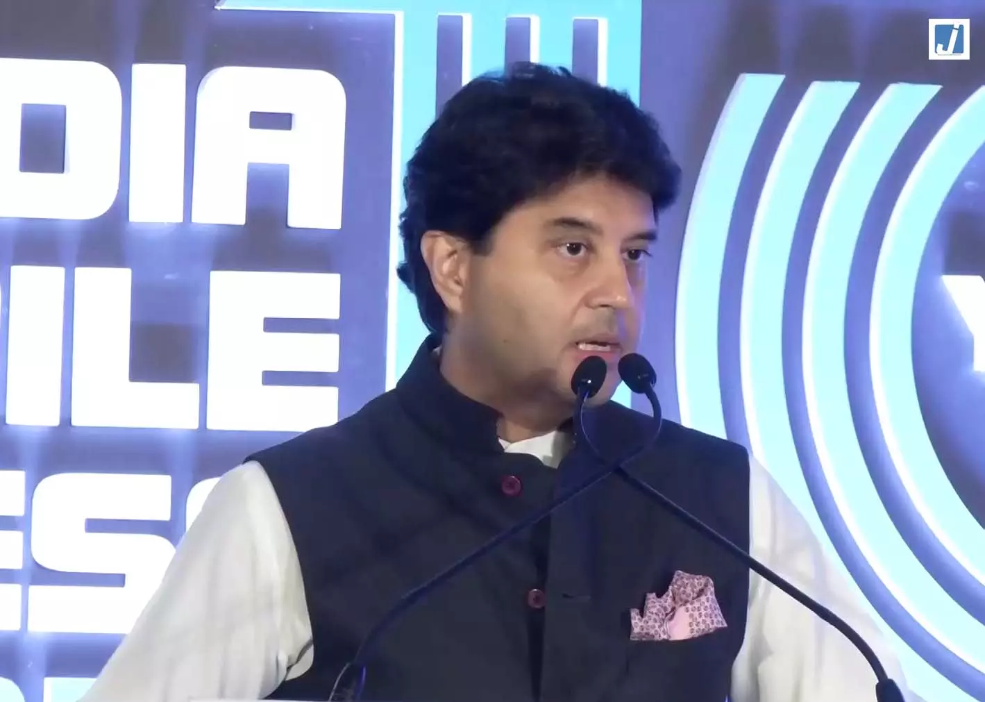 डिजिटल इंफ्रास्ट्रक्चर ने दुनिया को जोड़ा, भारत वैश्विक परिवर्तन का नेतृत्व कर रहा है: ज्योतिरादित्य सिंधिया डिजिटल इंफ्रास्ट्रक्चर ने दुनिया को जोड़ा, भारत वैश्विक परिवर्तन का नेतृत्व कर रहा है: ज्योतिरादित्य सिंधिया