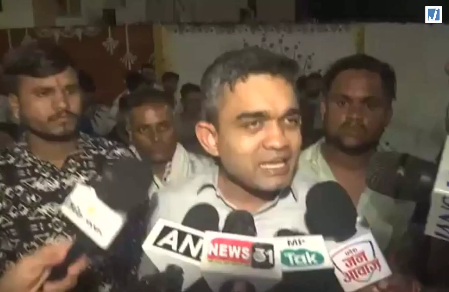 भोपाल किसान आंदोलन: सरकार ने किसानों की बात सुनी, किसी पर दबाव नहीं, बोलीं कलेक्टर प्रियंका मिश्रा भोपाल किसान आंदोलन: सरकार ने किसानों की बात सुनी, किसी पर दबाव नहीं, बोलीं कलेक्टर प्रियंका मिश्रा