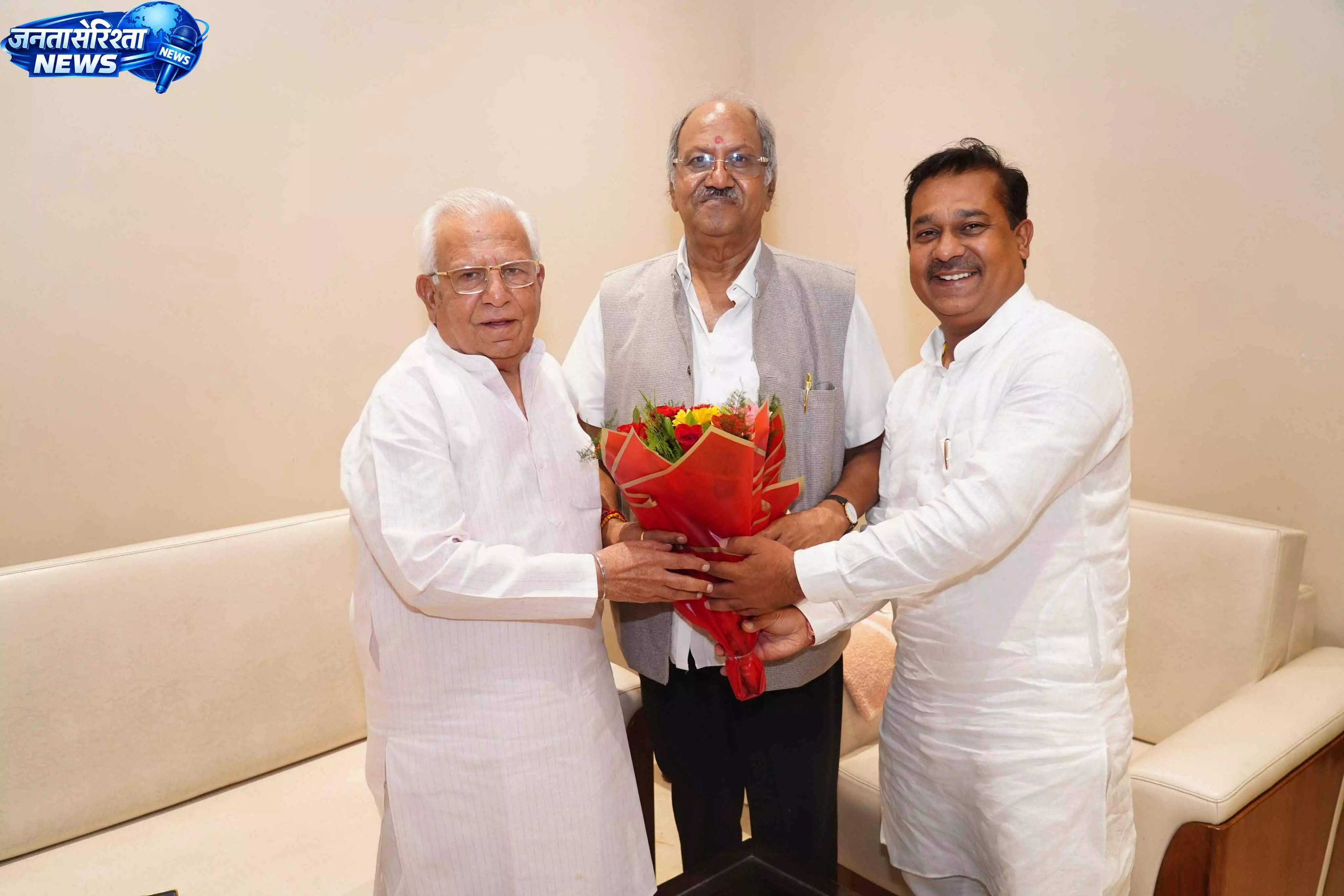 पूर्व गृह मंत्री कैलाश चावला से मिले सांसद बृजमोहन अग्रवाल पूर्व गृह मंत्री कैलाश चावला से मिले सांसद बृजमोहन अग्रवाल
