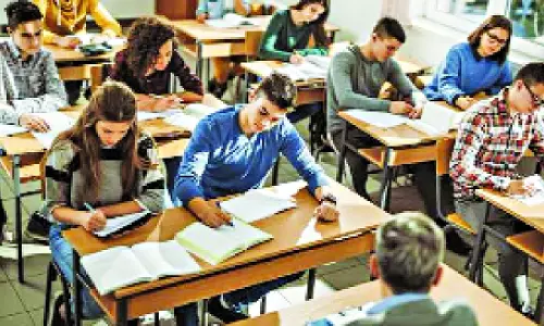 नई चुनौतियों के लिए तैयार हो शिक्षा प्रणाली, बदलाव की मांग हुई तेज