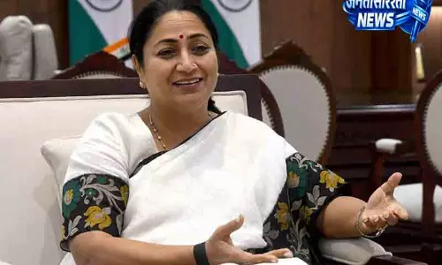Delhi CM ने गुरु पूर्णिमा पर की पूजा-अर्चना Delhi CM ने गुरु पूर्णिमा पर की पूजा-अर्चना