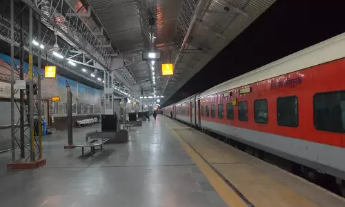 Bikaner: बिना टिकट यात्रियों पर रेलवे की सख्ती, 27 दिन में वसूले 88 लाख Bikaner: बिना टिकट यात्रियों पर रेलवे की सख्ती, 27 दिन में वसूले 88 लाख