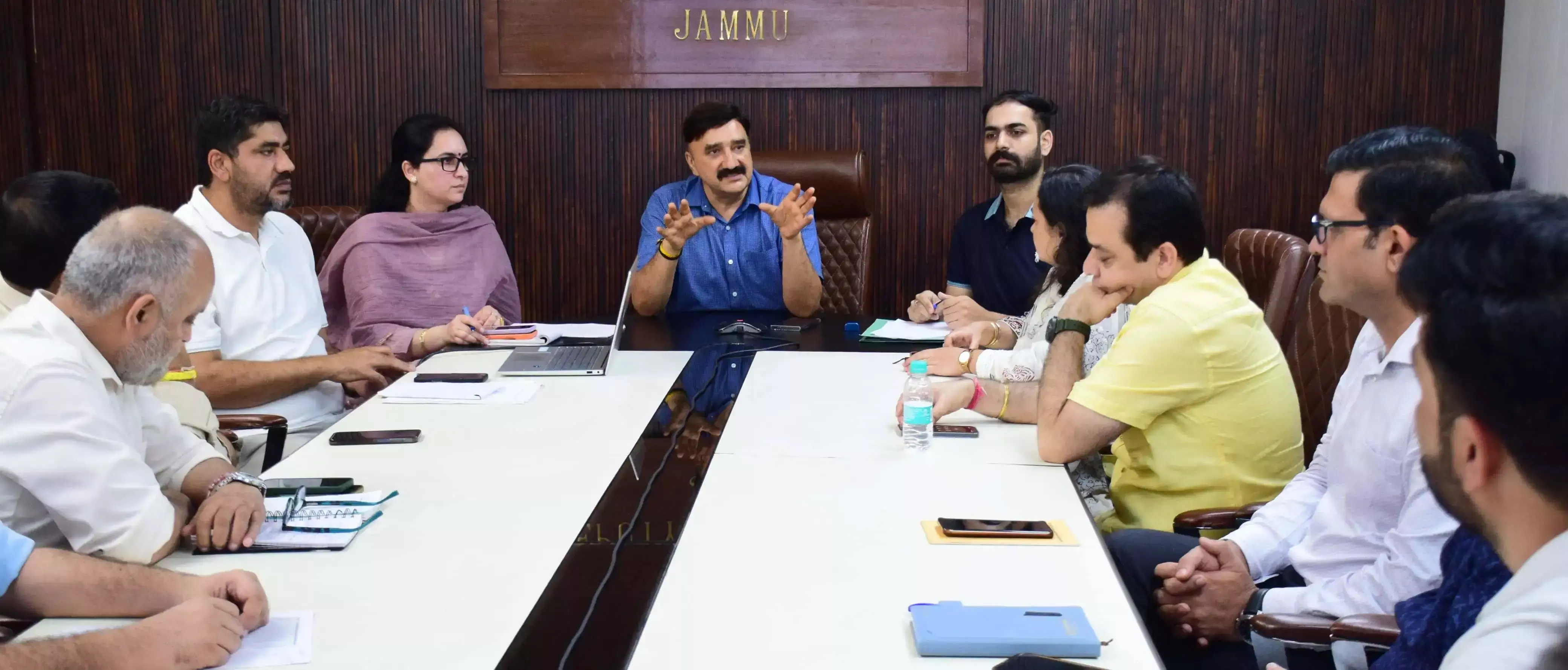 Jammu: व्यापारियों के लिए नया डिजिटल प्लेटफॉर्म, मिशन युवा सेलर ऐप लॉन्च Jammu: व्यापारियों के लिए नया डिजिटल प्लेटफॉर्म, मिशन युवा सेलर ऐप लॉन्च