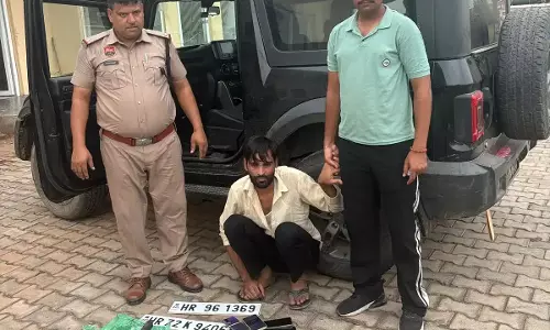 Nuh: नूंह पुलिस को सफलता, हथियार और 13 मोबाइल के साथ आरोपी पकड़ा Nuh: नूंह पुलिस को सफलता, हथियार और 13 मोबाइल के साथ आरोपी पकड़ा