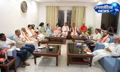 Bhubaneshwar प्रधान ने CM और BJP नेताओं से की मुलाकात Bhubaneshwar प्रधान ने CM और BJP नेताओं से की मुलाकात