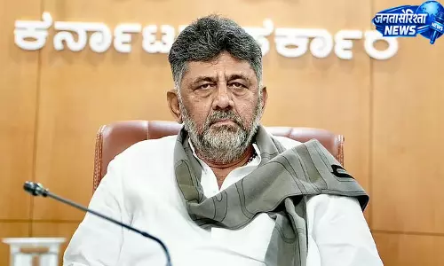 CM शिवकुमार का नया कदम, कर्मचारियों से सीधा संवाद CM शिवकुमार का नया कदम, कर्मचारियों से सीधा संवाद