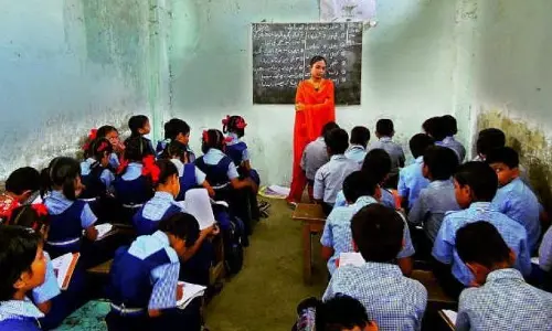 एलएस डेटा से पता चलता है कि आंध्र प्रदेश में 16,357 सरकारी स्कूल सिर्फ एक शिक्षक के साथ चल रहे हैं एलएस डेटा से पता चलता है कि आंध्र प्रदेश में 16,357 सरकारी स्कूल सिर्फ एक शिक्षक के साथ चल रहे हैं