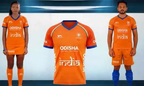 भारतीय हॉकी टीम की भगवा जर्सी पर राजनीतिक सियासत तेज भारतीय हॉकी टीम की भगवा जर्सी पर राजनीतिक सियासत तेज