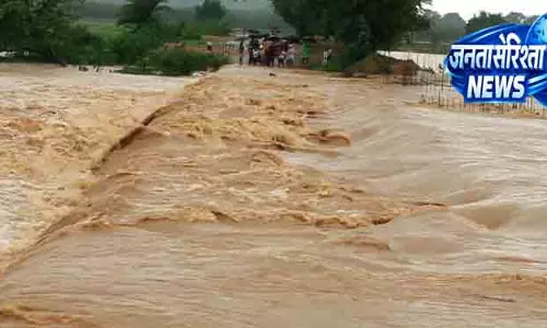 खोर्धा में बाढ़ के हालात के कारण स्कूल बंद खोर्धा में बाढ़ के हालात के कारण स्कूल बंद