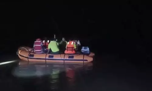 बलंगीर में बाढ़ के पानी में फंसे 13 लोगों को बचाया गया; संबलपुर में पुल गिरने से 30 गांवों का संपर्क टूटा