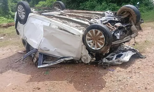 केंदुझार में बाढ़ का कहर, 30 घंटे की तलाश के बाद कार चालक का शव बरामद केंदुझार में बाढ़ का कहर, 30 घंटे की तलाश के बाद कार चालक का शव बरामद