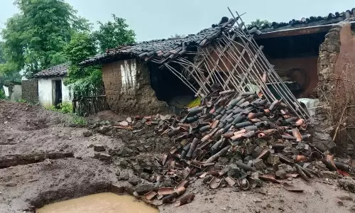 ओडिशा सरकार बाढ़ पीड़ितों को देगी मुआवजा, तीन दिन में नुकसान की रिपोर्ट मांगी ओडिशा सरकार बाढ़ पीड़ितों को देगी मुआवजा, तीन दिन में नुकसान की रिपोर्ट मांगी