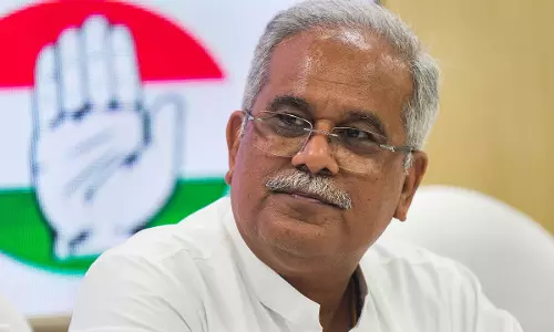 भूपेश बघेल को कथित सेक्स CD कांड मामले में राहत, हाईकोर्ट ने ट्रायल पर लगाई रोक भूपेश बघेल को कथित सेक्स CD कांड मामले में राहत, हाईकोर्ट ने ट्रायल पर लगाई रोक