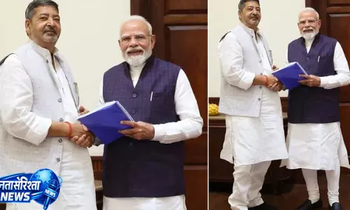 मानसून सत्र के बीच सांसद वीरेंद्र सिंह ने पीएम मोदी से की मुलाकात मानसून सत्र के बीच सांसद वीरेंद्र सिंह ने पीएम मोदी से की मुलाकात