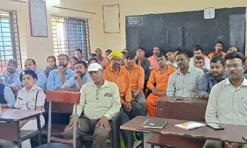 ट्रेनों के सुरक्षित परिचालन को लेकर हुई संरक्षा संगोष्ठी