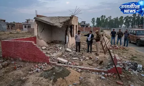 प्लॉट कब्जाने का आरोप, निर्माण तोड़ने पर पुलिस में शिकायत प्लॉट कब्जाने का आरोप, निर्माण तोड़ने पर पुलिस में शिकायत