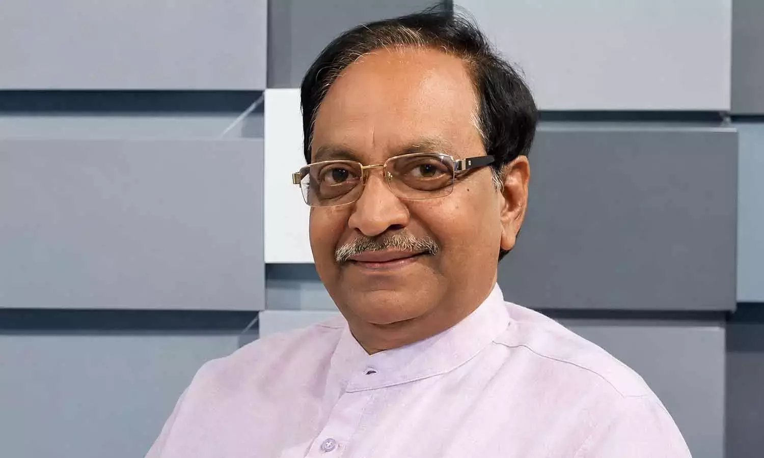 Andhra: डॉ. पूर्णचंदू को लोकगुरु पुरस्कार दिया गया