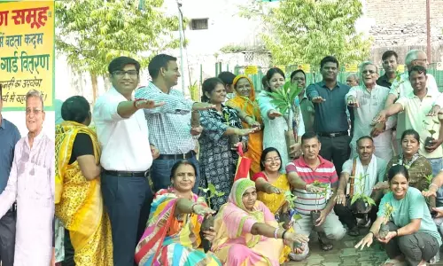 संगम समूह के हरित अभियान की उप वन संरक्षक मरिय शाइन ए ने की सराहना संगम समूह के हरित अभियान की उप वन संरक्षक मरिय शाइन ए ने की सराहना