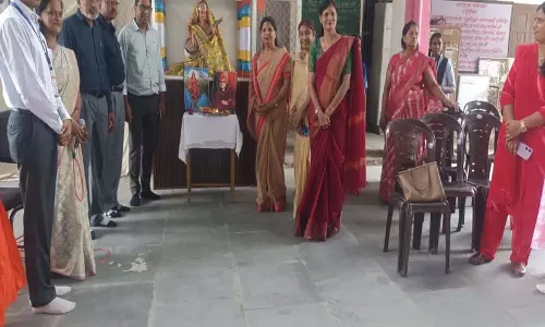 गुरु ही शिष्य के जीवन को ज्ञान, संस्कार और सही दिशा प्रदान करते हैं: Sandeep Baldi गुरु ही शिष्य के जीवन को ज्ञान, संस्कार और सही दिशा प्रदान करते हैं: Sandeep Baldi