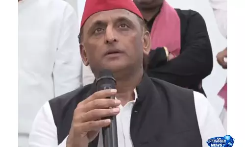 पेपर लीक विवाद पर Akhilesh Yadav का हमला, बोले छात्र आंदोलन से सरकार को झुकना पड़ा