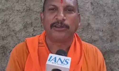 भगवा रंग विवाद पर हिंदू महासभा का बयान भगवा रंग विवाद पर हिंदू महासभा का बयान