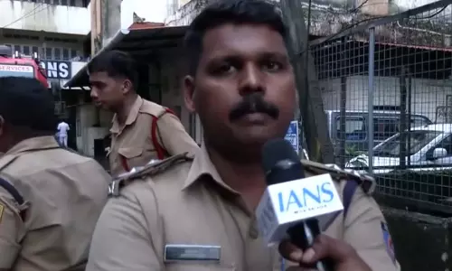 कोच्चि में 10वीं मंजिल के खाली फ्लैट में लगी आग, दमकल ने समय रहते पाया काबू कोच्चि में 10वीं मंजिल के खाली फ्लैट में लगी आग, दमकल ने समय रहते पाया काबू