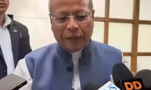 डिप्टी सीएम प्रेस्टोन तिनसोंग ने शिलांग-दावकी परियोजना पर की चर्चा डिप्टी सीएम प्रेस्टोन तिनसोंग ने शिलांग-दावकी परियोजना पर की चर्चा