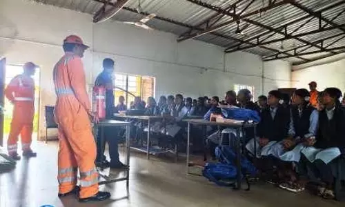 आवापल्ली में NDRF ने दिया आपदा प्रबंधन का व्यवहारिक प्रशिक्षण आवापल्ली में NDRF ने दिया आपदा प्रबंधन का व्यवहारिक प्रशिक्षण