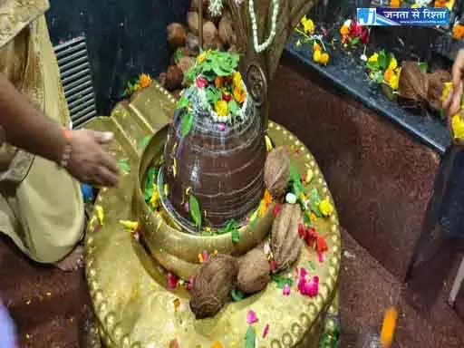 आज से सावन महीने की हुई शुरुआत, शिव मंदिरों में उमड़ी भीड़ आज से सावन महीने की हुई शुरुआत, शिव मंदिरों में उमड़ी भीड़