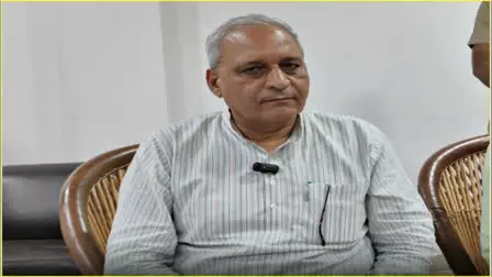 Chandigarh: मैनहोल हादसों पर सख्त सरकार, दोषी अधिकारियों पर गिरेगी गाज: रणबीर गंगवा Chandigarh: मैनहोल हादसों पर सख्त सरकार, दोषी अधिकारियों पर गिरेगी गाज: रणबीर गंगवा