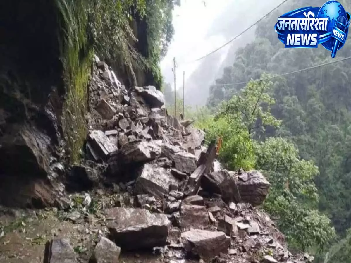 केदारनाथ यात्रा मार्ग पर संकट, मलबा और भू-धंसाव के चलते पैदल यात्रा रोकी गई केदारनाथ यात्रा मार्ग पर संकट, मलबा और भू-धंसाव के चलते पैदल यात्रा रोकी गई