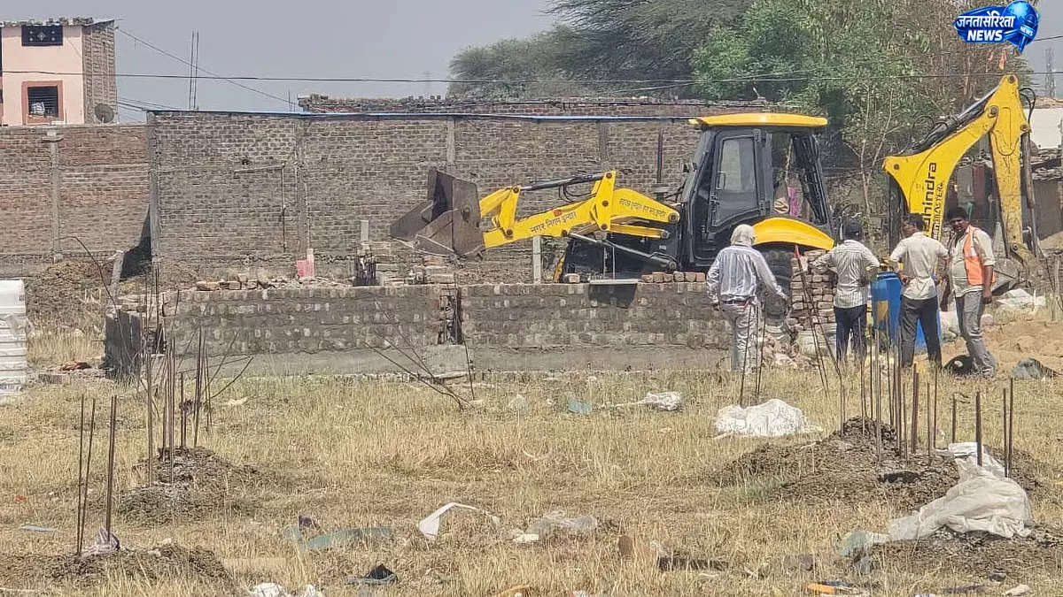 इंदौर में सरकारी जमीन पर अवैध कॉलोनी बसाने की कोशिश नाकाम इंदौर में सरकारी जमीन पर अवैध कॉलोनी बसाने की कोशिश नाकाम
